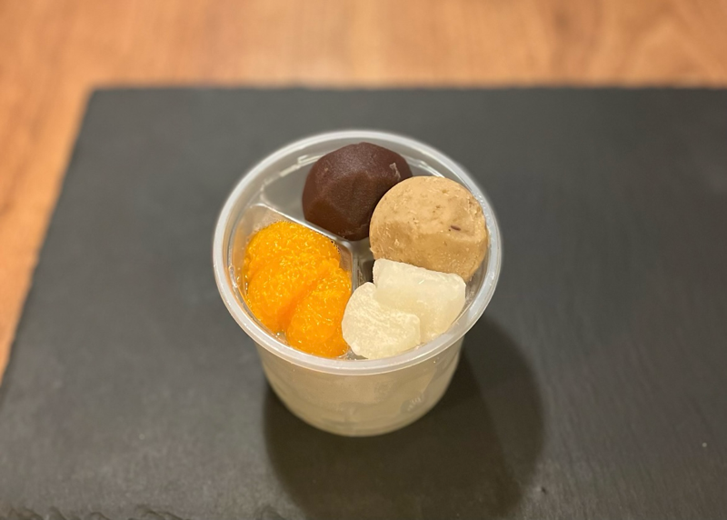 犬山土産　栗羽二重のもちたけ本店　あんみつ