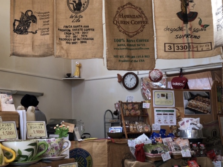 豆工房コーヒーロースト犬山店の店内