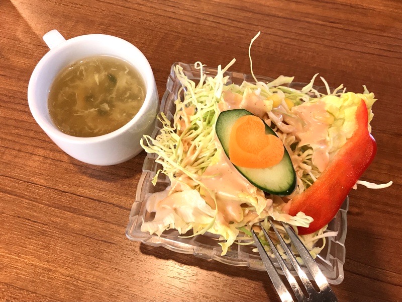 犬山ランチ　ミトチャカリー　サラダとスープ