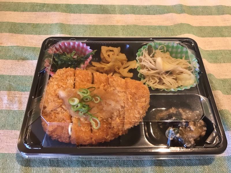 犬山　キッチンゼンゼン５　とんかつお弁当