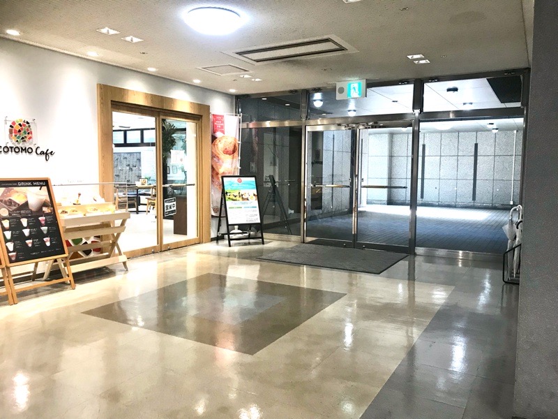 犬山カフェ　ココトモカフェフロイデ店の外観