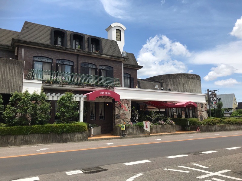 岐阜県各務原市ランチ　犬山城が見えるレストラン　ボンムウの外観