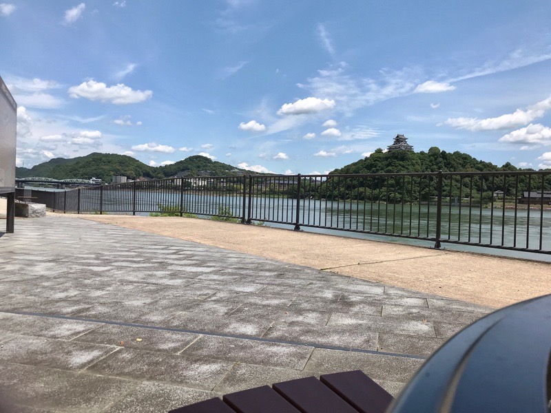 各務原市ランチ　ボンムウ　犬山城が見れる洋食レストラン目の前の遊歩道