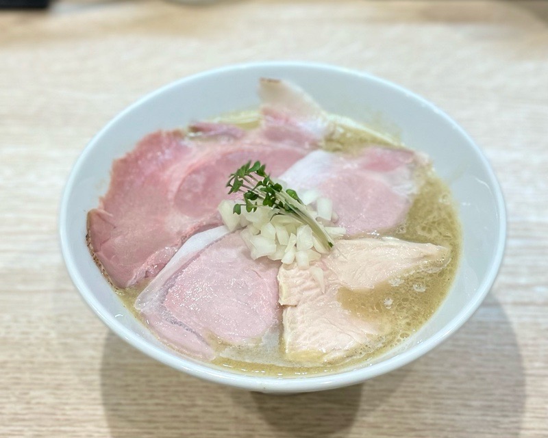 犬山ラーメン　麺屋伊藤の鶏白湯白醤油