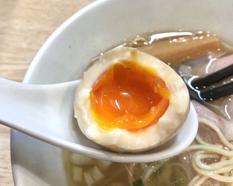 犬山ランチ　麺屋伊藤　のラーメンの半熟味玉