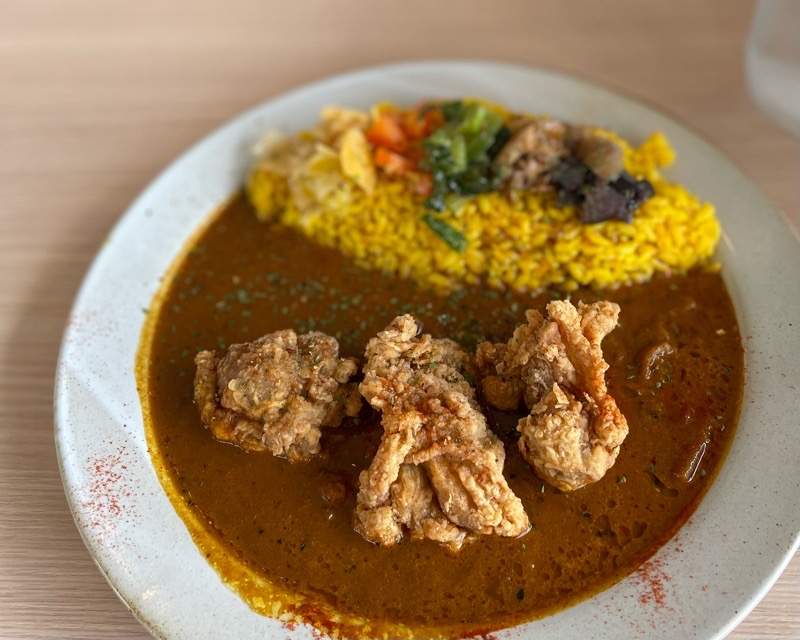 大口町カレー　リトルクックー大口店　フライドチキンカレー