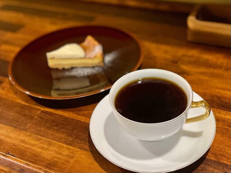 犬山城下町カフェ　珈琲ボタンでコーヒーとケーキ