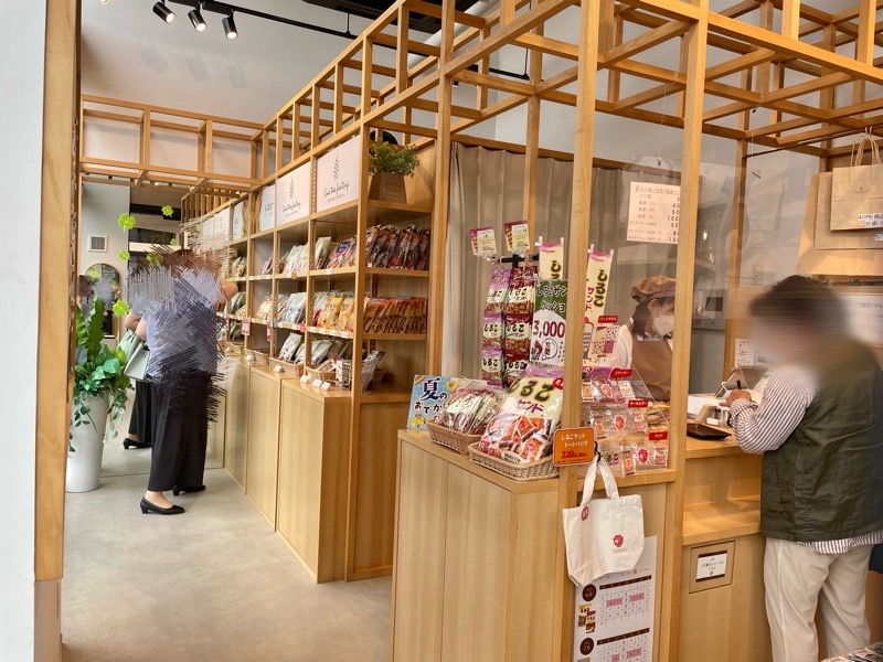中京テレビハウジング小牧の松永製菓パインツリーファクトリー店内
