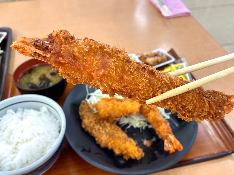 岐阜県可児市　湯の華食堂で海鮮ランチ　大海老入り地魚フライ定食