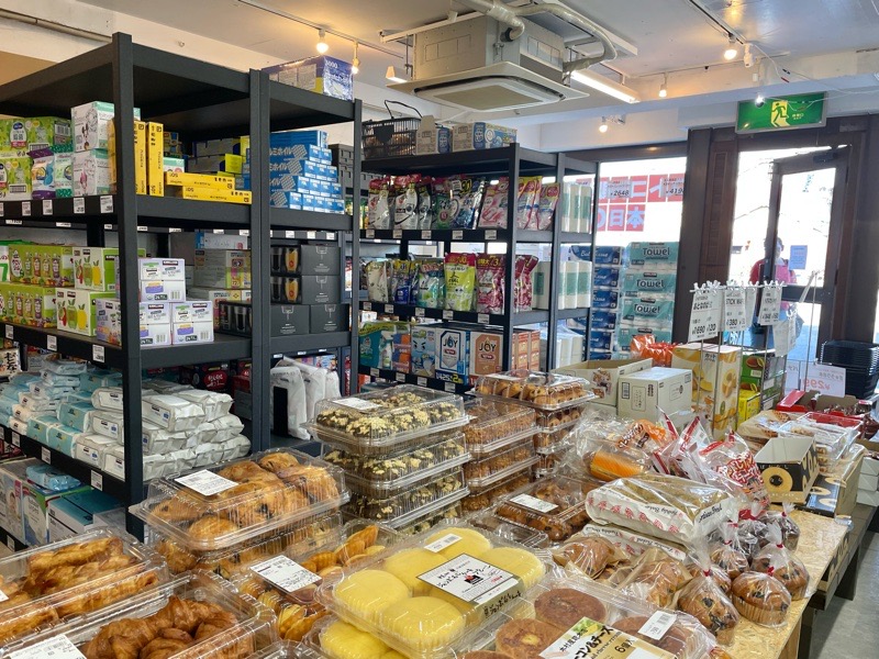 コストゴー小牧オープン　田県神社横　店内の様子