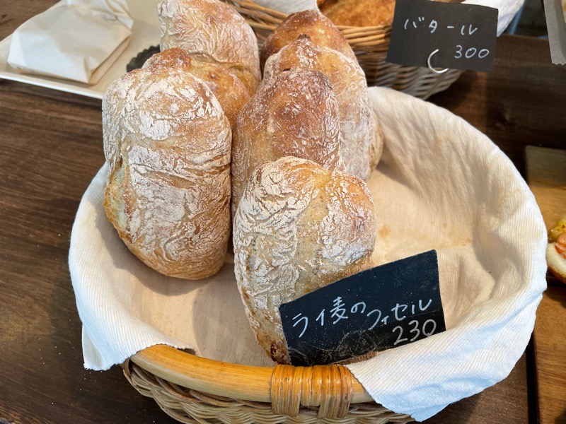 ハンスペーター　江南駅パン屋　店内のパン