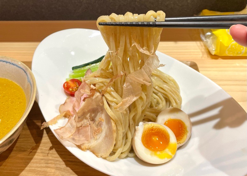 犬山ランチ　らーめん結まるの味玉濃厚とり白湯つけ麺