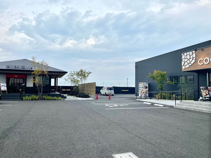 ココトモ茶屋犬山梅坪店　　駐車場