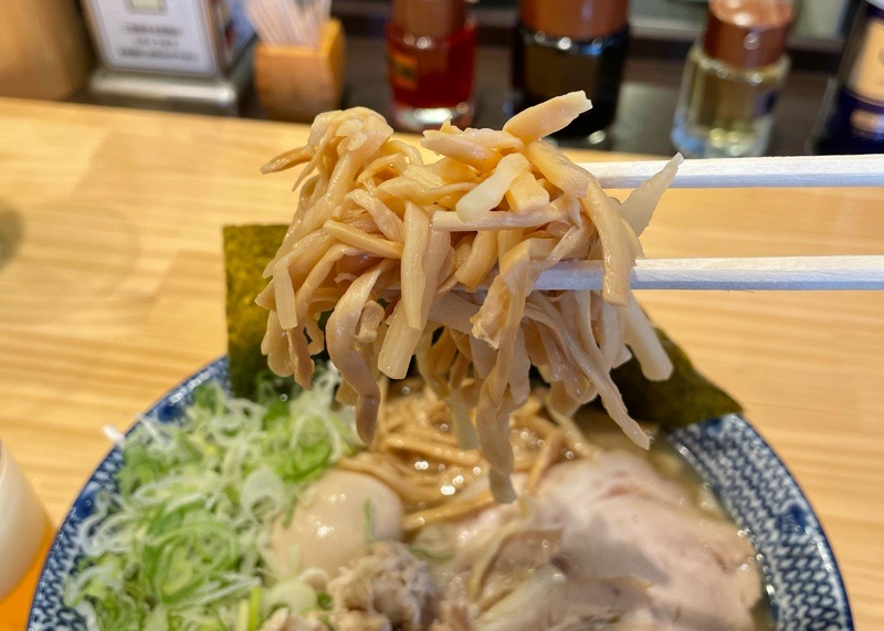 小牧ラーメン　中華そばおおむらの中盛　トッピング豪華盛り 