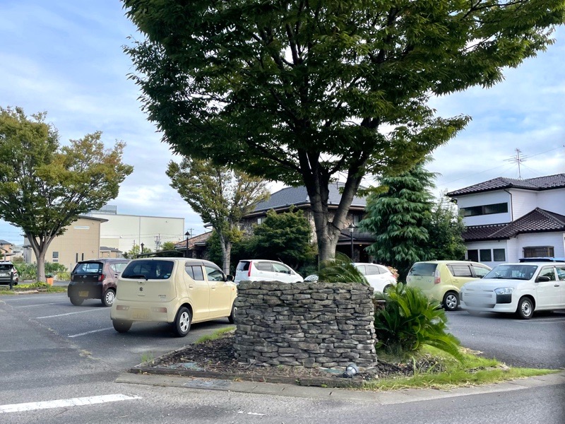 江南ランチ　ブラッスリー三幸の駐車場