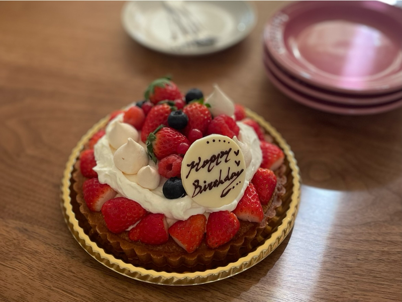 犬山カフェ　ハチカフェ　ホールタルト　ケーキ