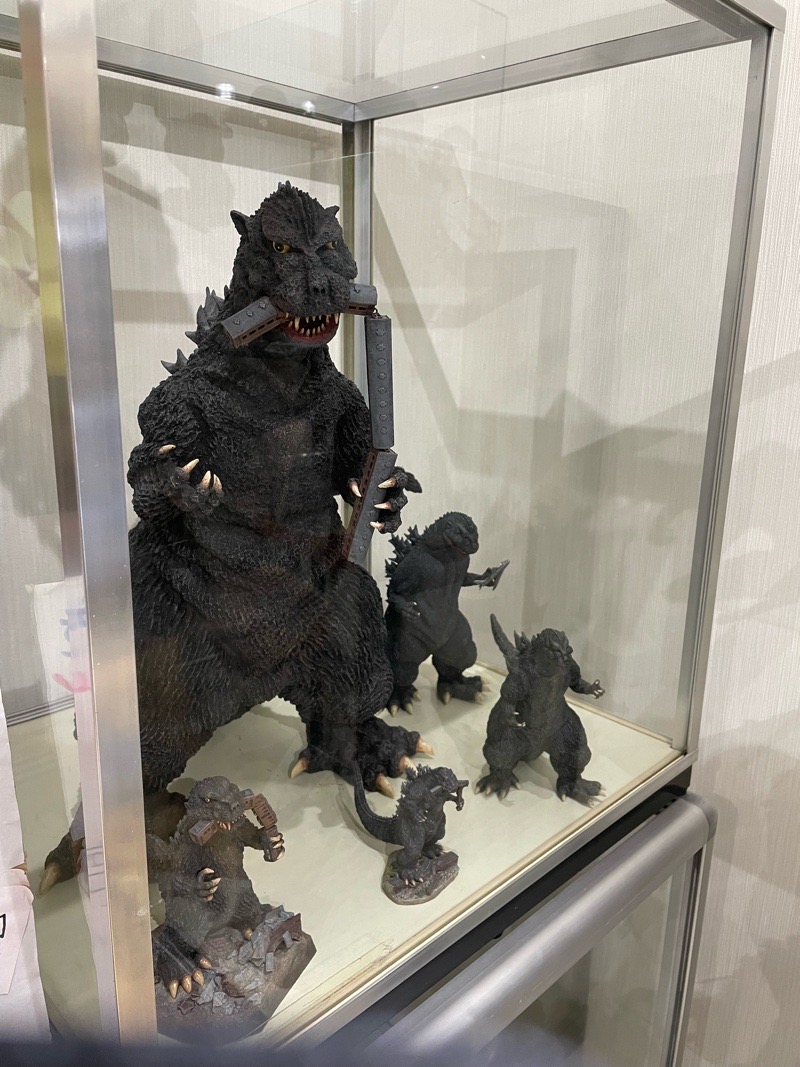 犬山城下町　いちやの大判焼き　怪獣フィギュア館