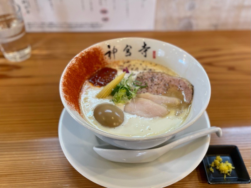 小牧ラーメン　神宮寺　鶏白湯らぁ麺赤