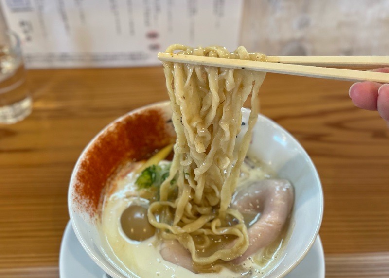 小牧ラーメン　神宮寺　鶏白湯らぁ麺赤