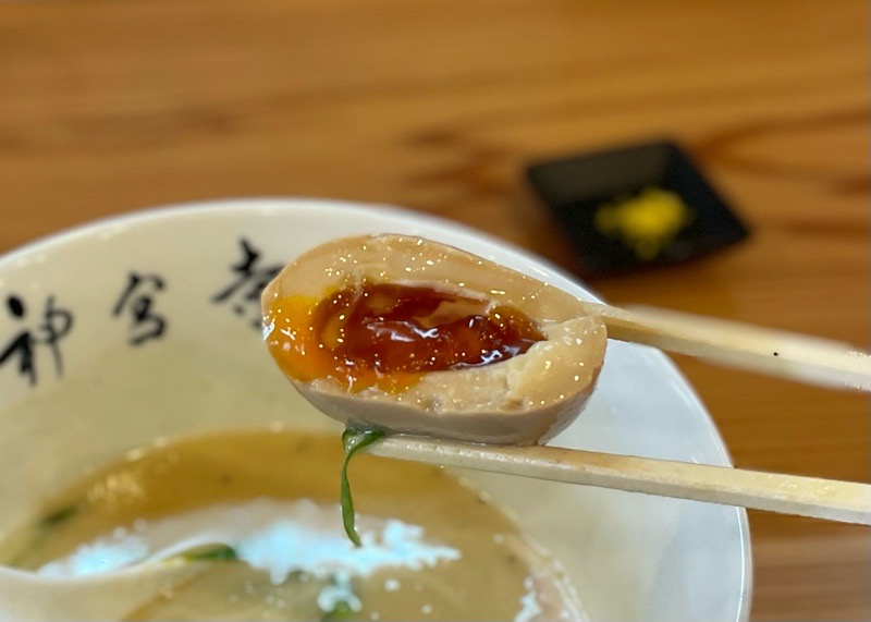 小牧ラーメン　神宮寺　鶏白湯らぁ麺　味玉