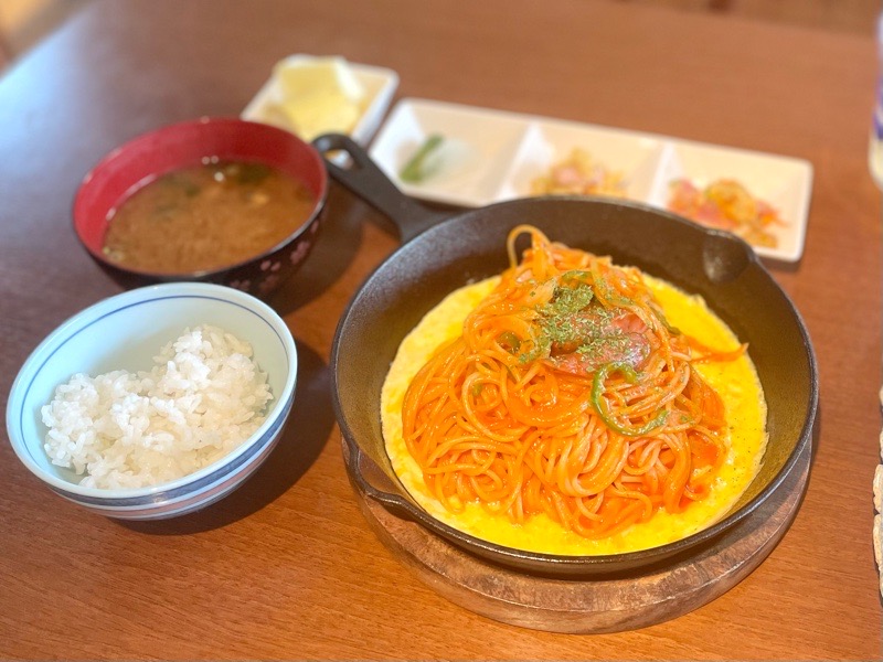 犬山駅　桃屋のランチ　ナポリタン定食