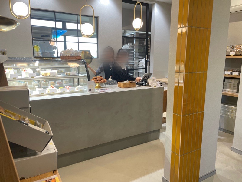 犬山ケーキ　パティスリールトワの店内