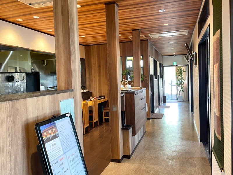 刺身天ぷら割烹かんの　店内