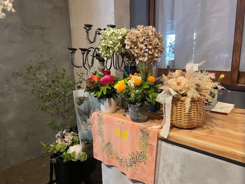 犬山城下町　花屋　シェノバの店内CHAINOVA
