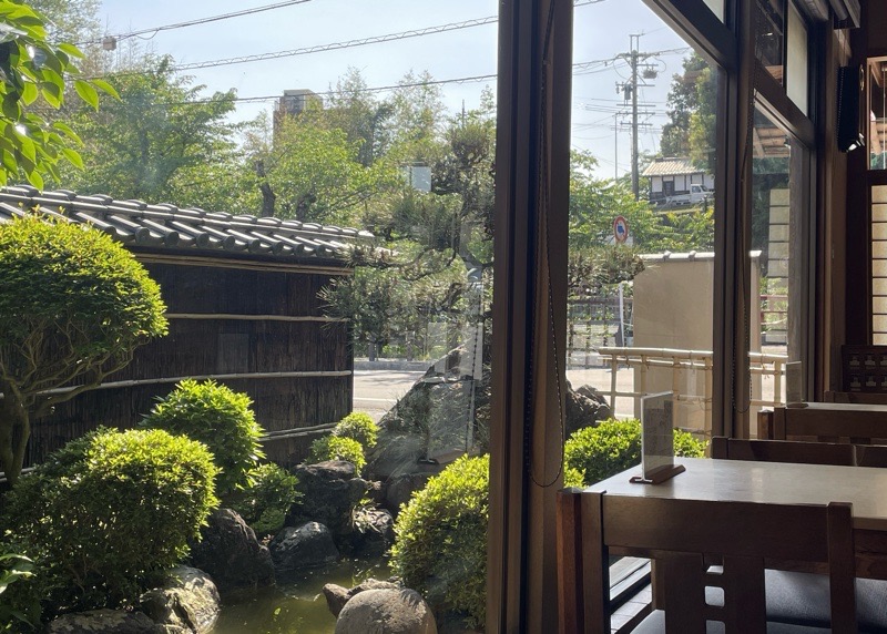 犬山城下町　甘味処　茶処玉冨久の店内