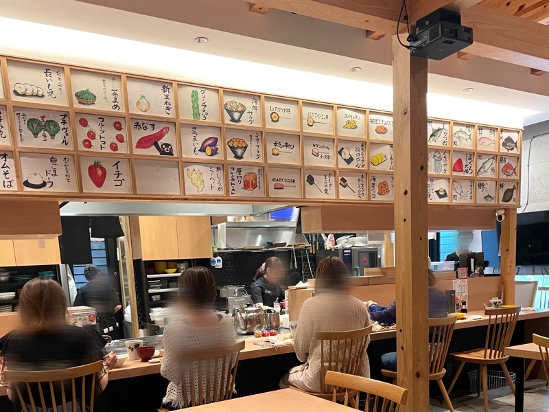 犬山ランチ　鉄板だるまの店内