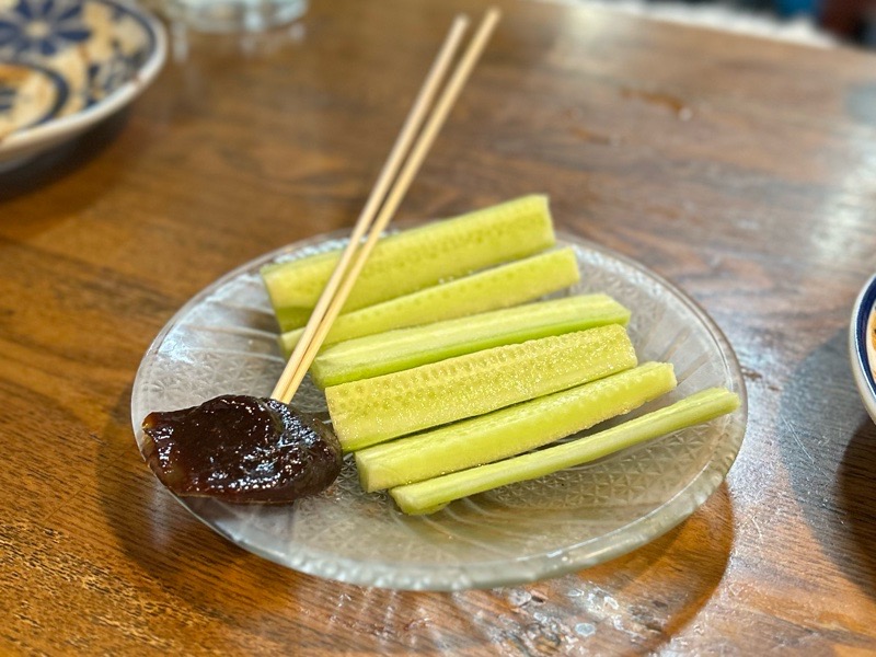 各務原グルメ とん焼きつたや きゅうり