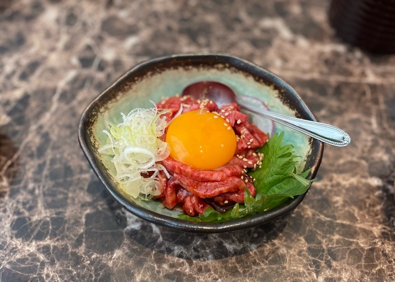江南市グルメ　川嶋屋ランチ　焼肉　牛刺しユッケ風