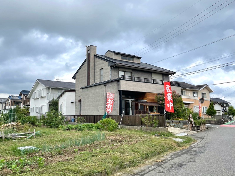 犬山テイクアウト　花弁当　外観　畑
