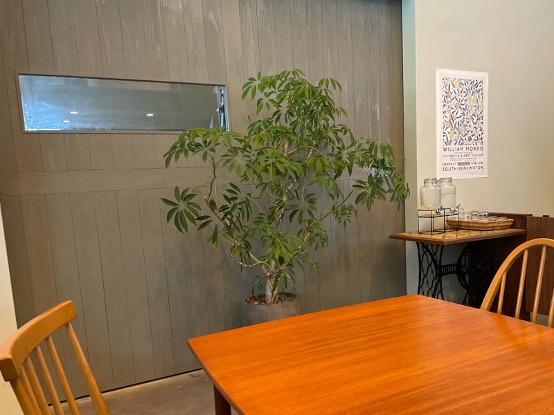 各務原カフェ　スコーンとスープ nanan　店内の家具工房