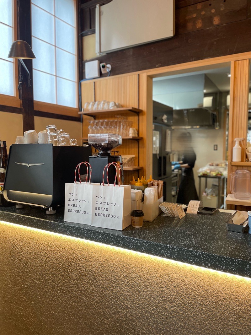 犬山パン屋 パンとエスプレッソと犬山城 犬山城下町の店内