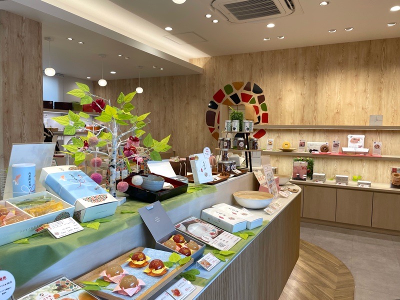 犬山お土産 ココトモファーム犬山梅坪店 店内