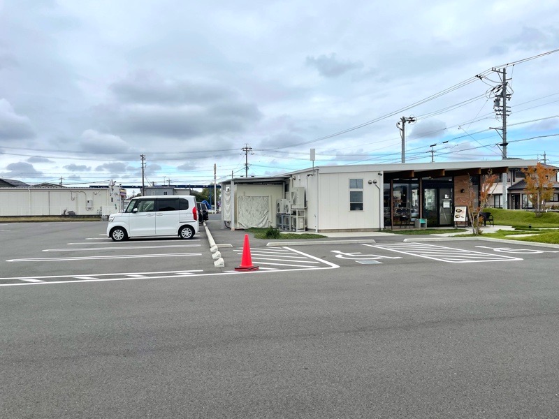 江南パン屋 ここカラ・パンcafe 駐車場