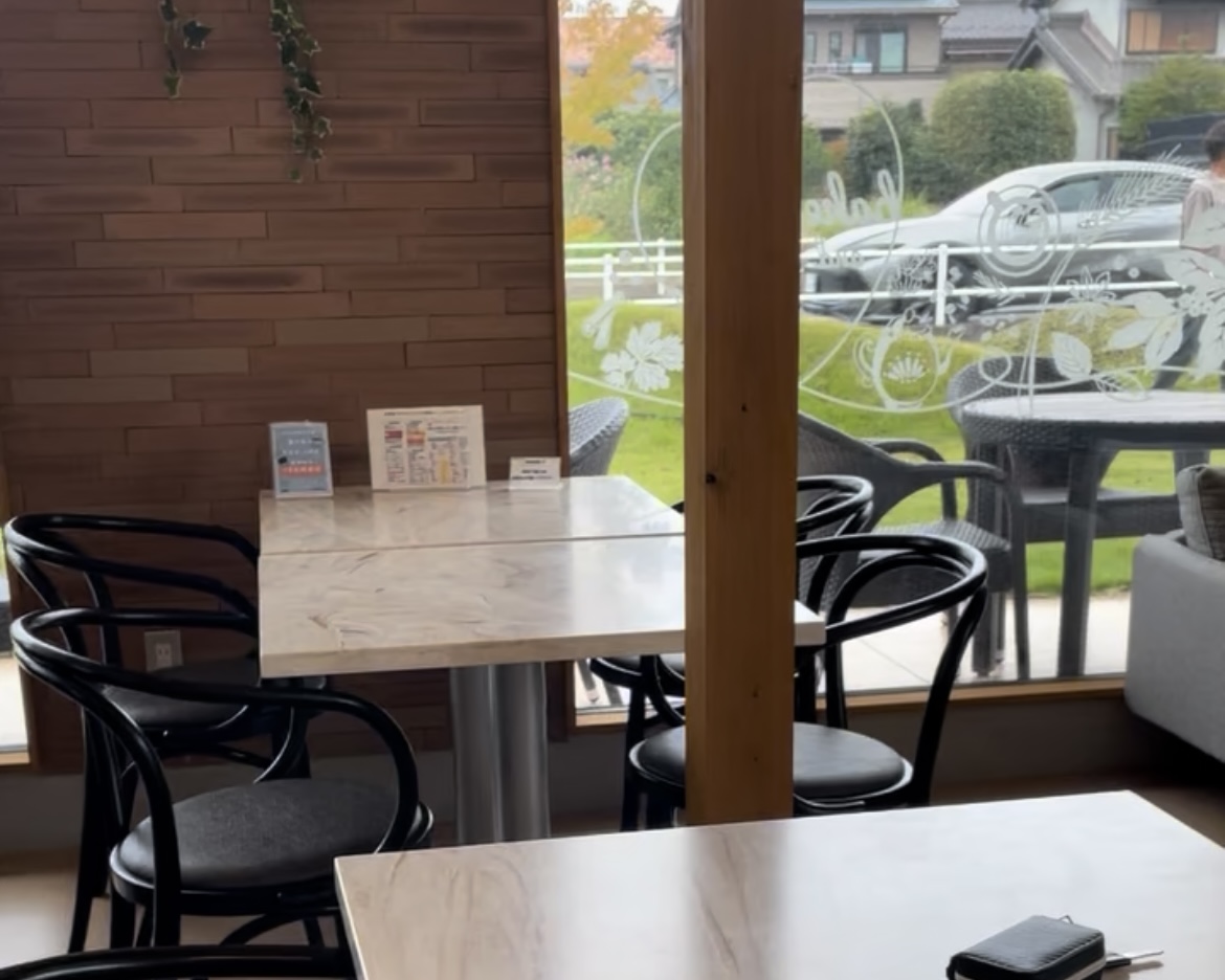 江南パン屋 ここカラ・パン 店内