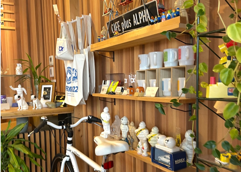犬山カフェ　cafe＋αの店内　カフェプラスアルファ