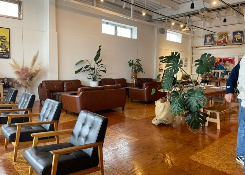 犬山カフェ　cafe＋αの店内　カフェプラスアルファ