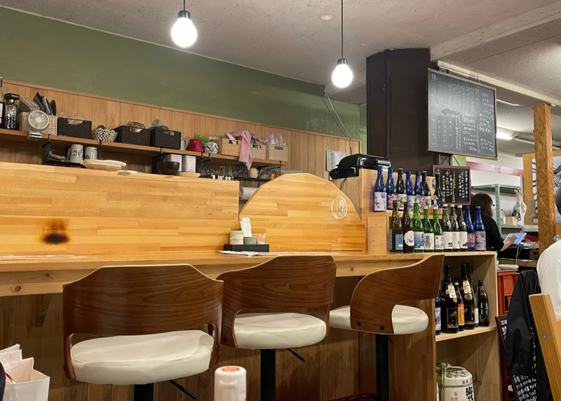 犬山城下町　江口屋の夜の部で角打ち　店内