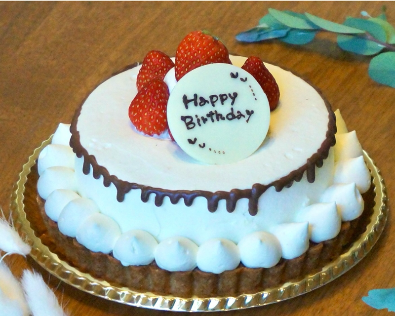 犬山カフェ 誕生日ケーキ ハチカフェ