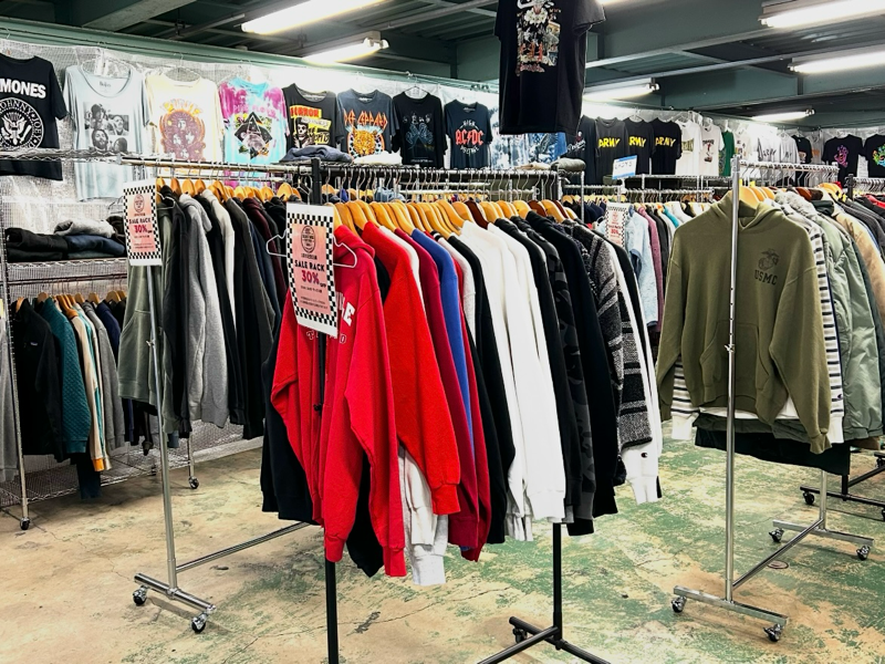 古着屋WAKO 店内