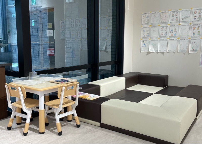 犬山カフェ　手話カフェ　ココトモカフェ　フロイデ店の店内