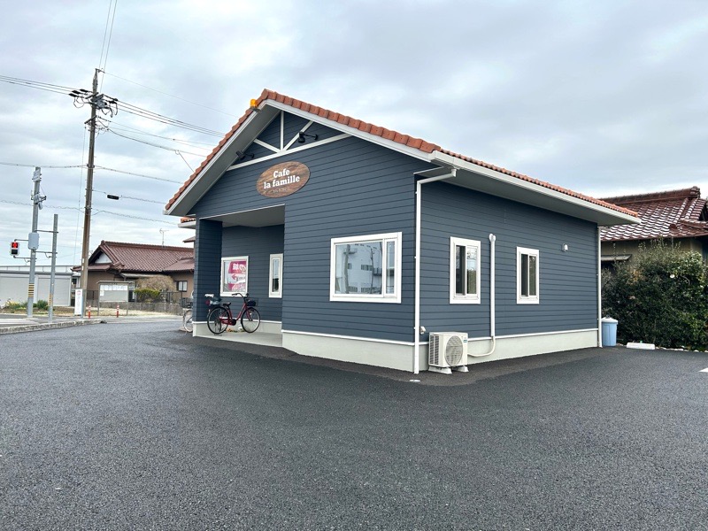 大口町カフェ　cafe la　famille　の外観