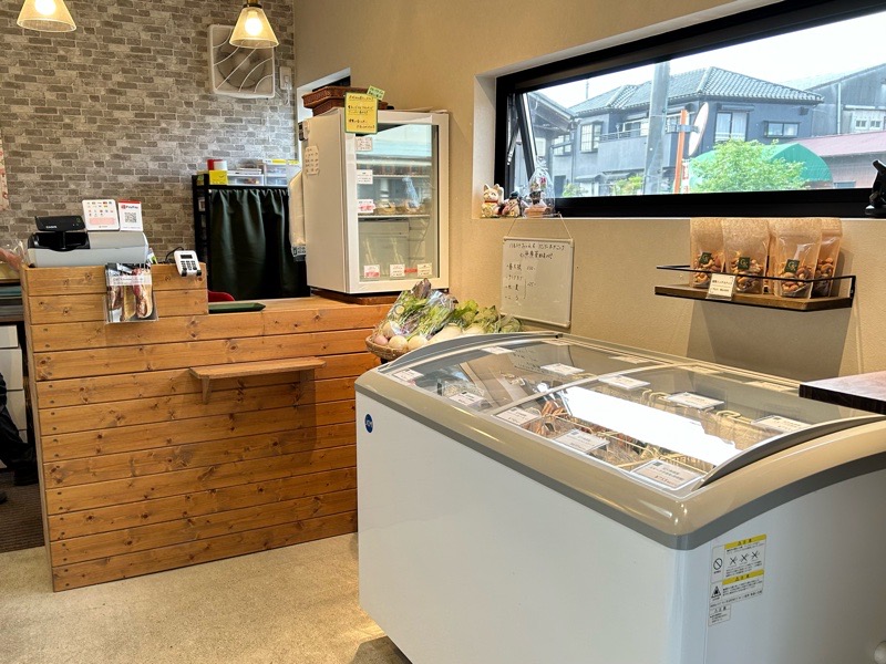 江南テイクアウト　GRUN　塩だけベーコンのグリュン　店内