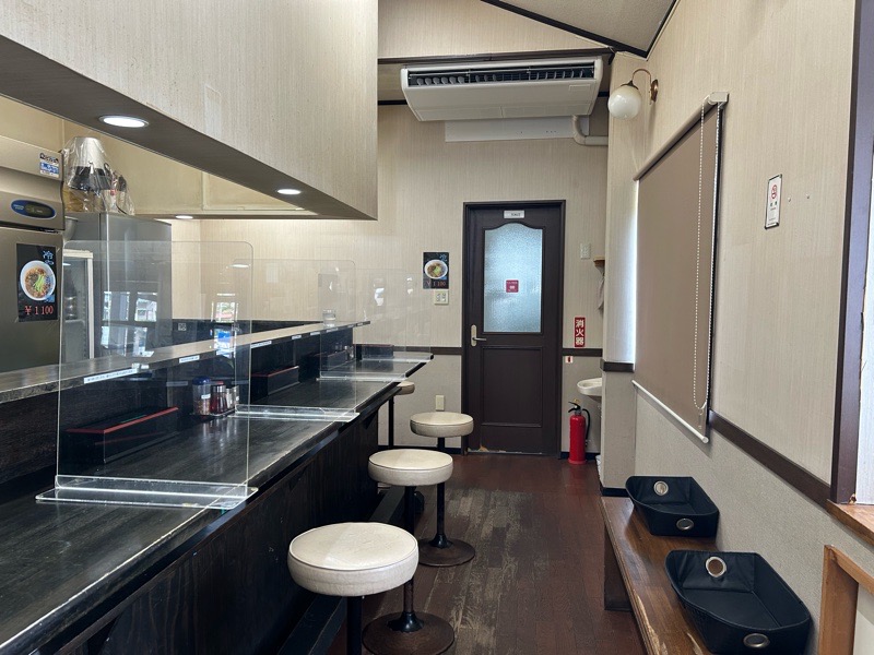 小牧ラーメン　自家製麺いづみの店内