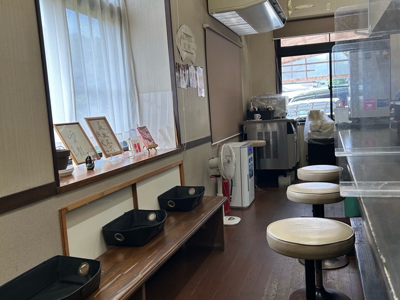 小牧ラーメン　自家製麺いづみの店内