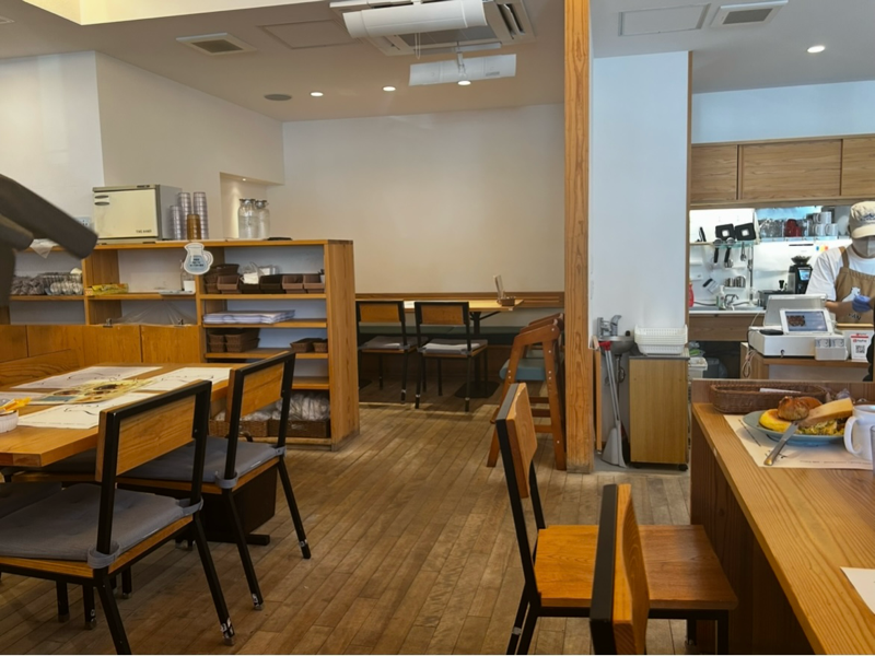一宮パン屋 テッペンパン イートイン店内