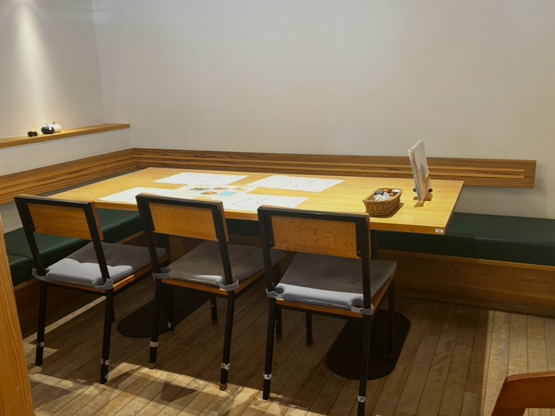 一宮パン屋 テッペンパン イートイン店内